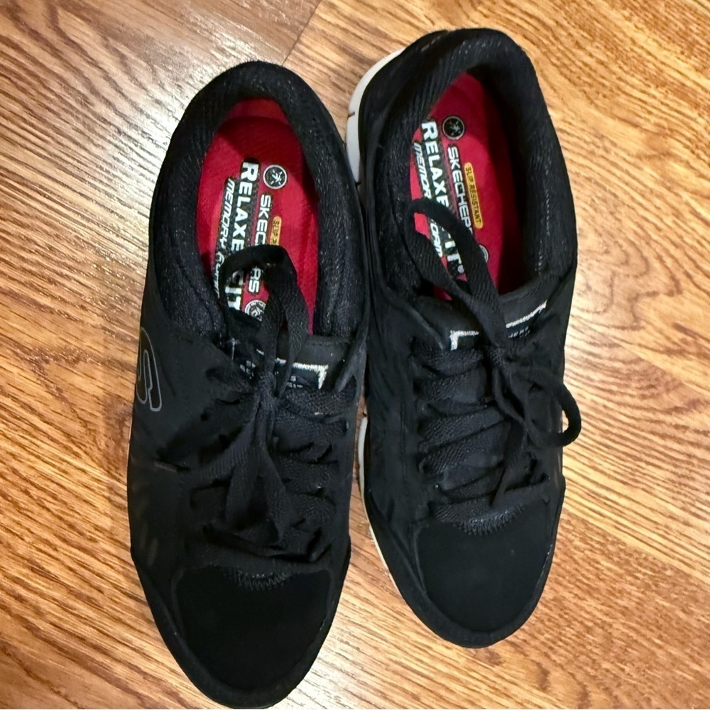 🎁Skechers Stacey Black and White Slip Resistant Sole Work Sneakers size 6 - Picture 5 of 7